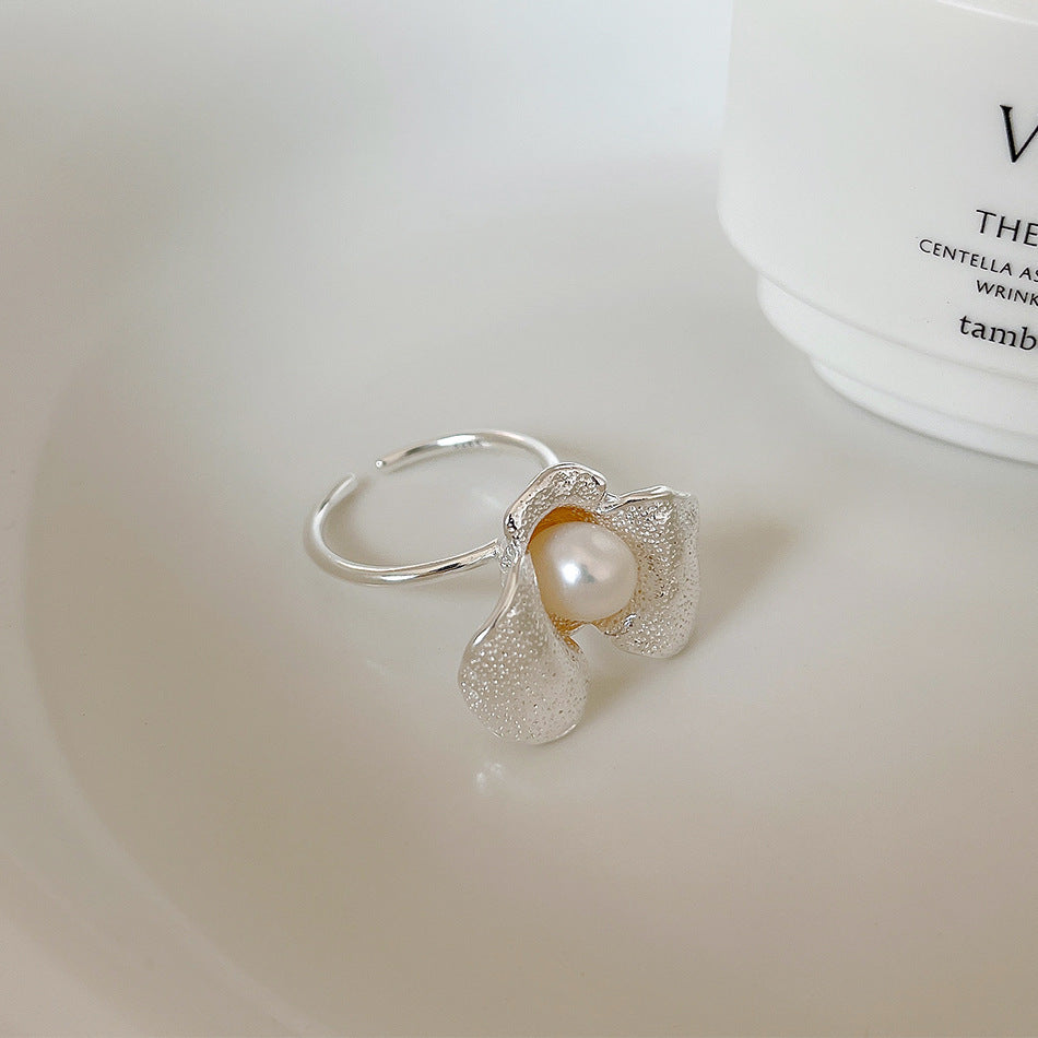 Pearl irregular flower ring